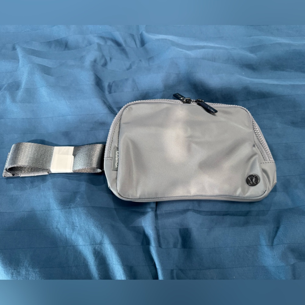 Lululemon Everywhere Belt Bag • Large • Never Used